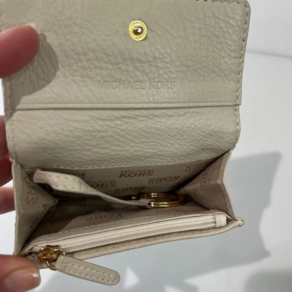 Michael‎ Kors Wallet Small Pebbled Leather Cream Gold Logo Coin Purse Keyring